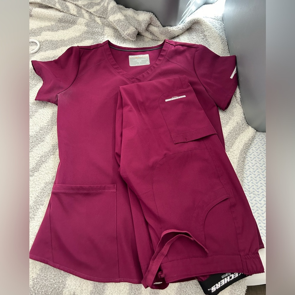 Sketchers by Barco Scrub Set